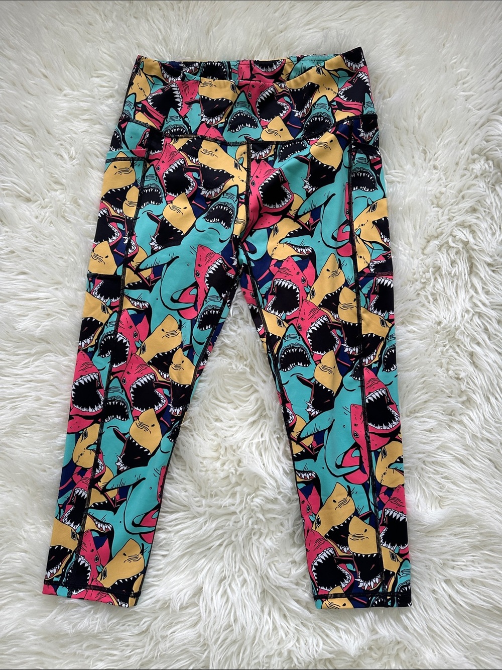 CVG Constantly Varied Gear Shark Attack Capri Leggings M Med Medium Gym CrossFit